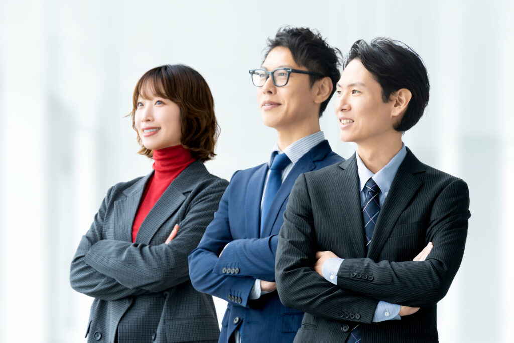 男女3人のビジネスチームワークイメージ