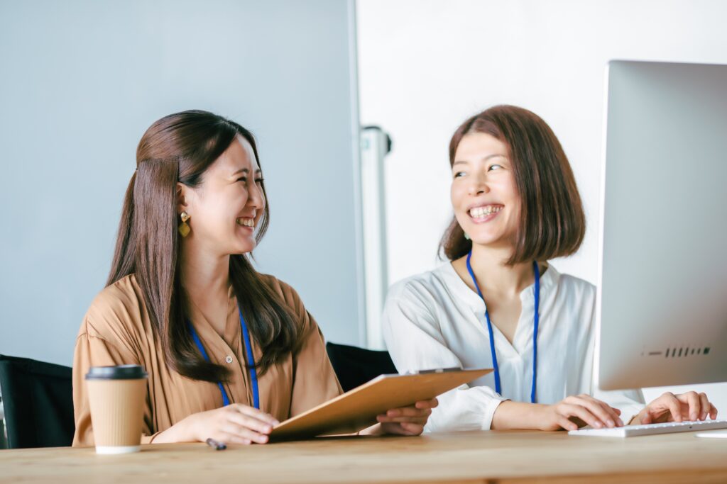 指導・教える・教育するビジネスウーマン