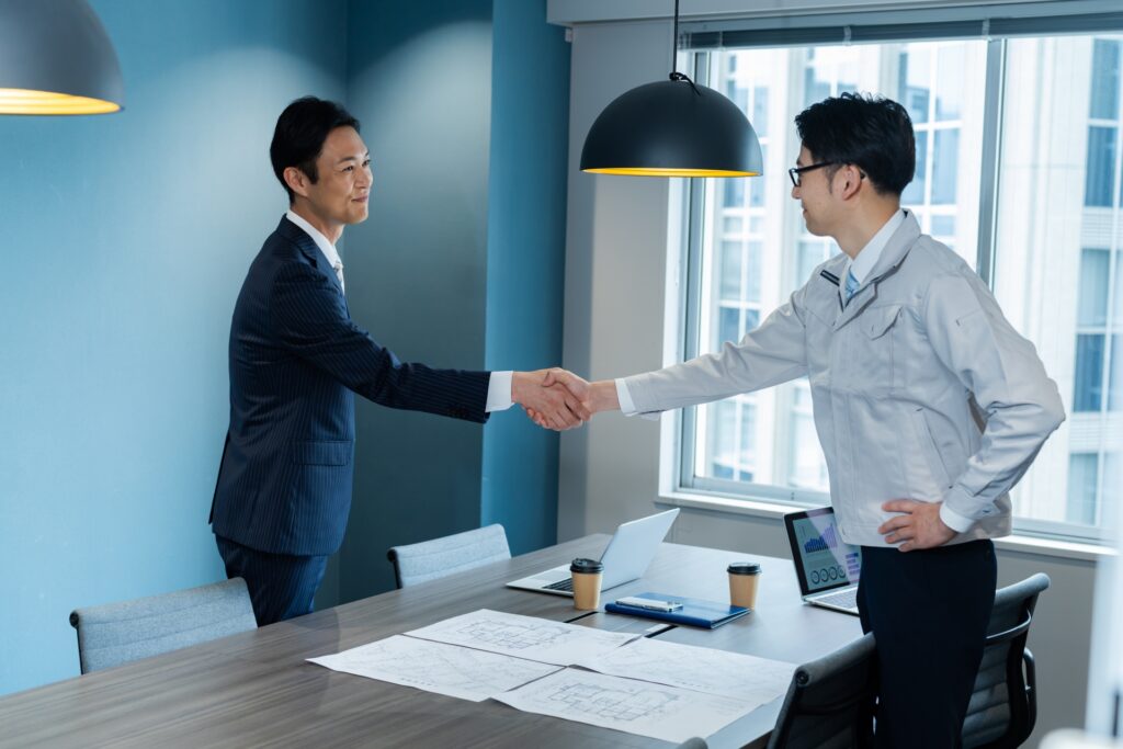 握手するビジネスマン